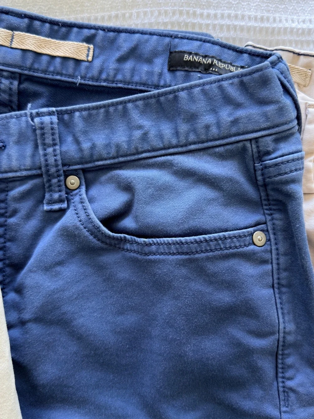 Bundle of 5 Banana Republic Chinos / Pants – Size 30